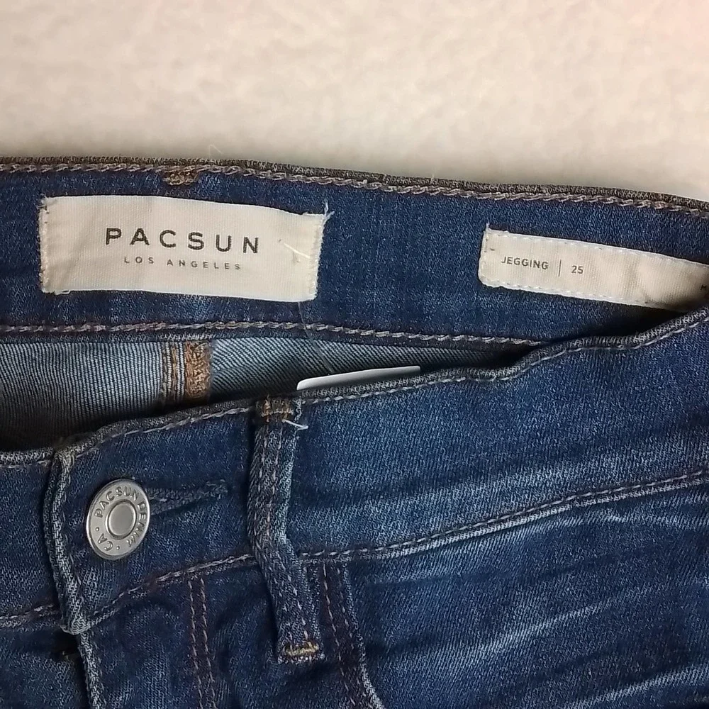 Pacsun‎ Mid Rise Denim Jegging Size 25 w/ Distressed Dark Wash Denim